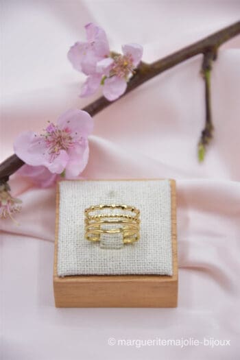 0333-margueritemajolie-eshop-bijoux-2022-boucles-oreilles-colliers-bagues-mars